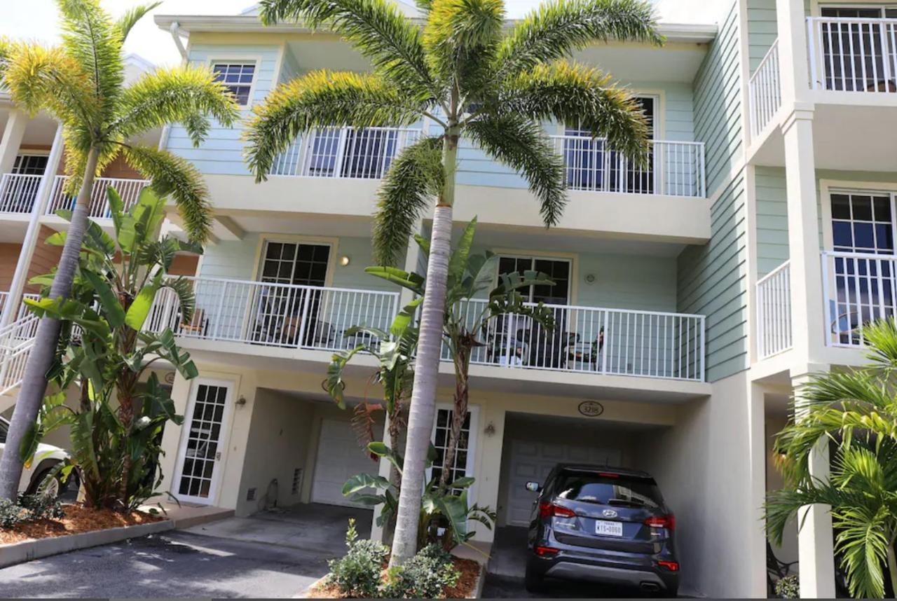 Beautiful New Luxury Townhome With Private Beach And Swimming Pools รัสกิน ภายนอก รูปภาพ