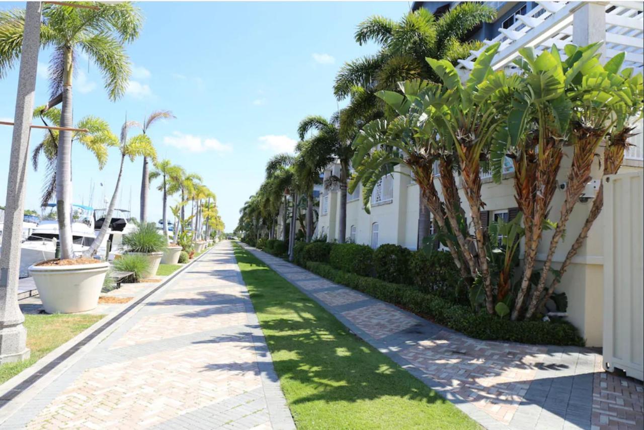 Beautiful New Luxury Townhome With Private Beach And Swimming Pools รัสกิน ภายนอก รูปภาพ